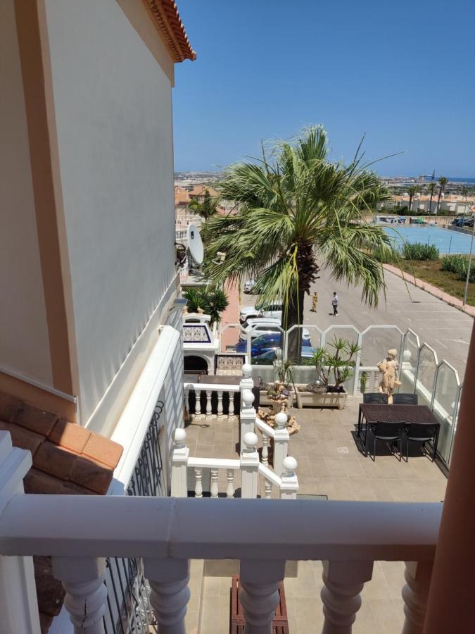 Confortable Apartamento Con Vistas Al Mar Torrevieja Dış mekan fotoğraf